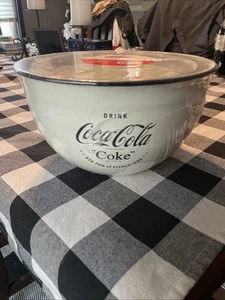 Coca-Cola Enamel Mixing Bowls SET OF 3   S 7'' M 8.5''  L 10" TableCraft Brand - Picture 1 of 4