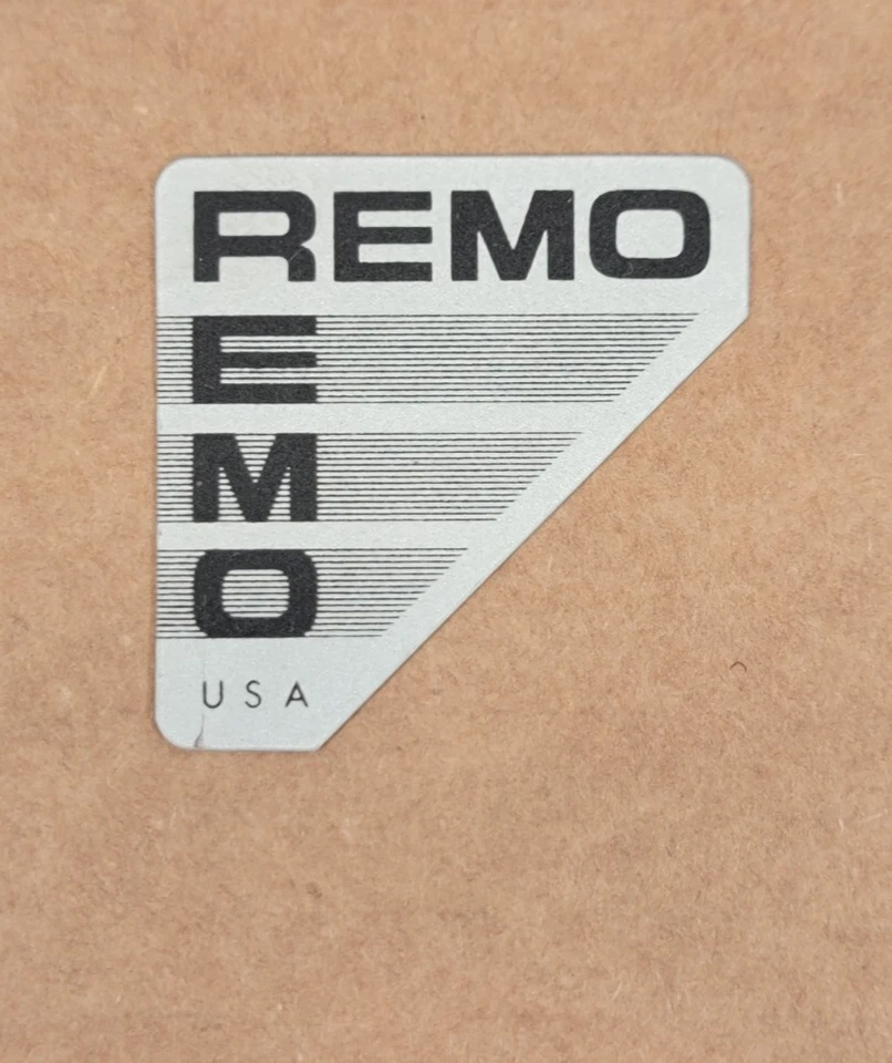 Insignia de batería REMO Drums USA Foto 1 de 3