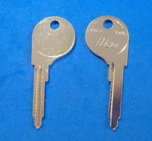 2 Keys for CLASSIC VW67S VOLKSWAGEN VW KEY BLANKS LOCKSMITH VINTAGE AUTO V78G - Picture 1 of 1