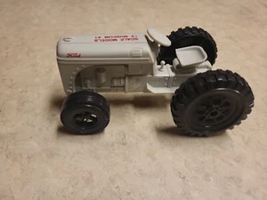  GrayPlastic Ertl SIGNED Tractor From 1991 Show - Picture 1 of 6