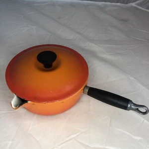 Vintage LE CREUSET CAST IRON 20cm SAUCEPAN w/ Lid VOLCANIC Orange Black Handle - Picture 1 of 12