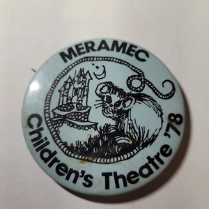 Meramec Childrens Theater Vtg 1978 70s Pin Button Rat Castle St Louis Missouri - Picture 1 of 4
