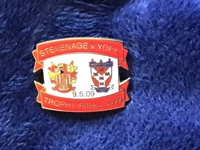 VGC Stevenage v York metal football enamel pin badge non league - Image 1 of 2