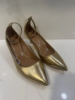 Aquazzura Firenze Italy Gold Heels Vero Curio Closed Toe - Bild 1 von 4
