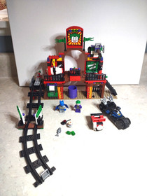 LEGO Batman DC Super Heroes 6857 The Dynamic Duo Funhouse Escape w 2 minifigures