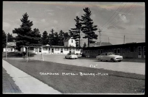 RPPC - SHAMROCK MOTEL BAGLEY MINN. Cars, Building, Trees * not Posted - Picture 1 of 3