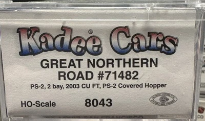 Kadee Cars HO RTR #8043 40’ PS-2 2 Bay 2003 cf Cov Hopper Great Northern NIB - Image 1 of 3