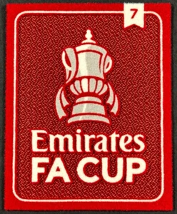 2024 OFICIAL IDENTIFICACIÓN DEPORTIVA EMIRATOS FA CUP ASTON VILLA FC 7 X PARCHE GANADORES - Imagen 1 de 2