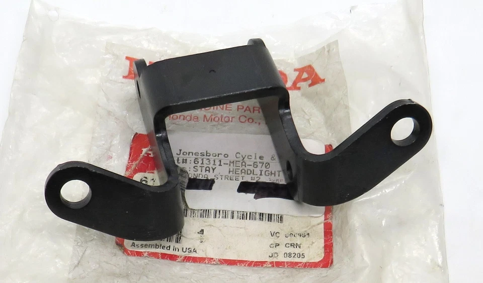 61311-MEA-670 Soporte de faros Honda para VTX1300C VTX1300R VTX1300S VTX1300T 2003- Foto 1 de 1