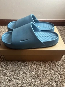 Herren Nike Calm Slides bequeme Gummi Sandalen/rauchblau/FD4116 005/Größe 11 - Bild 1 von 8