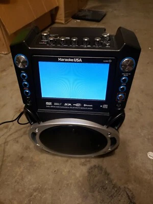 Karaoke USA GF840 Karaoke System FREE SHIPPING - LCD Screen Flickers - Image 1 of 4