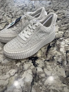 Zapatillas Universal Thread Perséfone con plantilla de espuma viscoelástica blancas talla 8 - Imagen 1 de 5