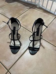 High heels - Picture 1 of 6