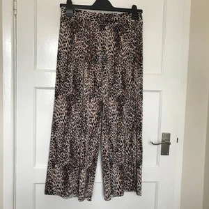 F&F Animal Print Culotte Trousers Size 12 L20 Cropped Crepe Crinkle Brown Black - Picture 1 of 8