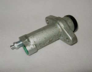 Land Rover Defender V8 Clutch Slave Cylinder FTC5071, UKC8677 Delphi - Picture 1 of 2