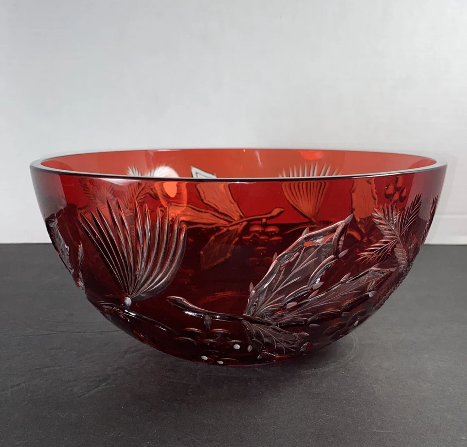 AJKA Design Guild Cristal Rubí Acebo y Pino Cuenco Hecho en Hungría 9" x 4.5" COMO NUEVO Foto 1 de 4