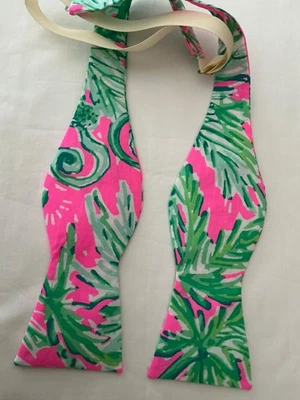  Pajarita para hombre, hecha de tela Lilly Pulitzer, 100% algodón Foto 1 de 4