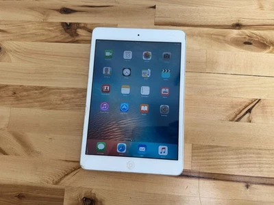 Apple iPad mini 1st Generation. 16GB, Wi-Fi, 7.9 in - White & Silver A1432 - Image 1 of 4