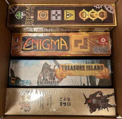 Lote de 4 juegos de mesa precio de venta sugerido por el fabricante 205 USD Steam Works TMG, Treasure Island, Enigma, Court Foto 1 de 4
