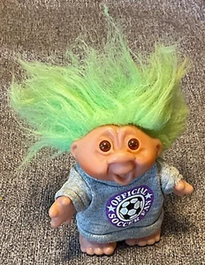 1986 Dam Troll Doll Green Hair Soccer Fan Outfit 5” - Picture 1 of 3