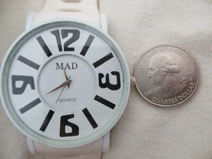 MAD Wristwatch White Buckle Band Round Face Simple Style - Picture 1 of 10