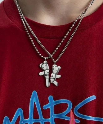 Juego de collar Heaven Friendship Teddy Bear Best Friend de Marc Jacobs Foto 1 de 3