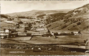 REAL PHOTO POSTCARD OF ARKENGARTHDALE, (NEAR REETH), NORTH YORKSHIRE - Picture 1 of 2