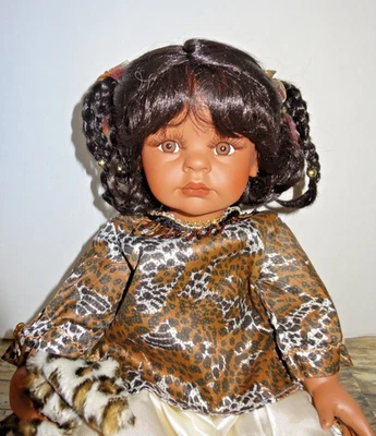 Muñeca étnica de porcelana Kanzi Kelly RuBert Foto 1 de 4