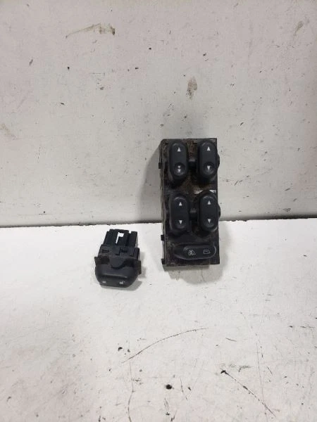 Driver Front Door Switch Driver's Window Fits 03-08 CROWN VICTORIA 672828 - Image 1 of 4