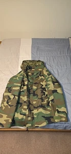 US Military Army Jacket Woodland Camo Cold Weather Parka Gore-Tex Size Large - Picture 1 of 5