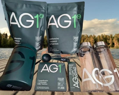 GENUINA AG1 Athletic Greens Pouch 60 porciones (2) AG1 Pouch (5) AG1 Travel Foto 1 de 3