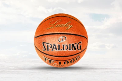 Regalo de baloncesto cancha cruzada Spalding personalizado Foto 1 de 2