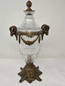 ANTICA URNA CASSOLETTE FRANCESE IN CRISTALLO E BRONZO CON MANICI TESTA DI ARIETE 18" - Foto 1 di 11
