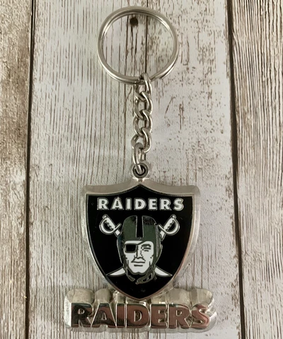 Las Vegas Raiders Oakland LA NFL Metal Football Logo Keychain Shield Auto Car Cover
