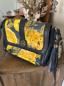 isaac mizrahi Crossbody Bag Printed Canvas Yellow Navy Floral - Picture 1 of 12