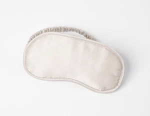 NUEVO EN ESTUCHE DE SEDA, MÁSCARA PARA DORMIR SEDA GRIS CLARO CACHEMIR DESNUDO 9" X 3" SET DE VIAJE - Imagen 1 de 1