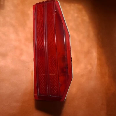 1977 Grand Prix side marker lamp lens 1975 1976 Pontiac  - Imagem 1 de 4