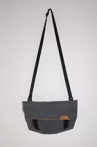 Peak Design Field Pouch V2 Charcoal Shoulder Crossbody Belt loop Bag - Picture 1 of 11