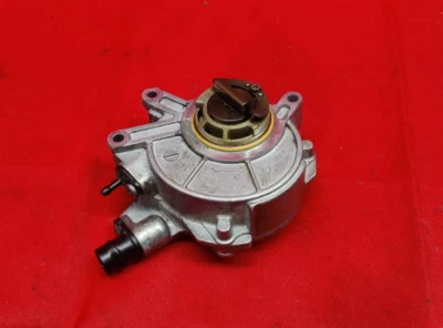 09 - 19 宝马 550 650 750 X5 X6 N63 发动机发动机制动泵 VACUUM PUMP 8605976 — 第 1/4 张图片
