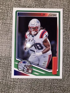 Rhamondre Stevenson Scorecard 2025 Panini Score New England Patriots #211 - Bild 1 von 2