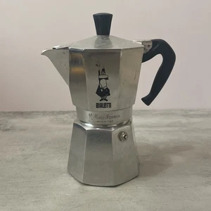 Bialetti Moka Express 1 Cup Stovetop Espresso Maker - Picture 1 of 7