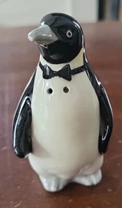 Vintage Otagiri Porcelain Penguin Figurine Hand Painted Made Japan Salt Shaker - Picture 1 of 7