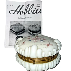 Wavecrest Hinged Dresser Box Shell Pale Green With Floral Decor 7" Opaline - Picture 1 of 7