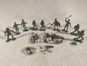 Lot of 12 Original 1965 Louis Marx Silver Knights Figures - Picture 1 of 6