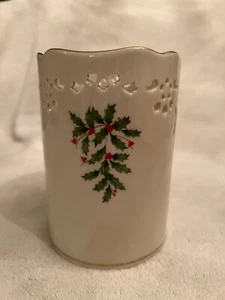 Lenox durchbohrter großer Votivkerzenhalter Holiday Collection Holly & Berry - Bild 1 von 3