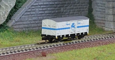 Arnold HN6662 Wagon couvert à essieux J300.000, RENFE, Pegaso, échelle N - Imagen 1 de 3
