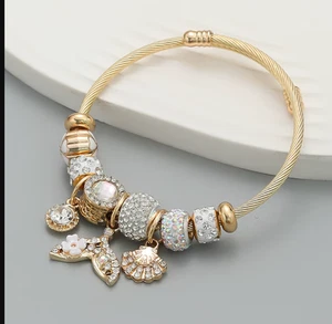 Beige Gold Meerjungfrau Muschel Bettelarmband Frauen Panjiadora Stil Kristall Armreif - Bild 1 von 1
