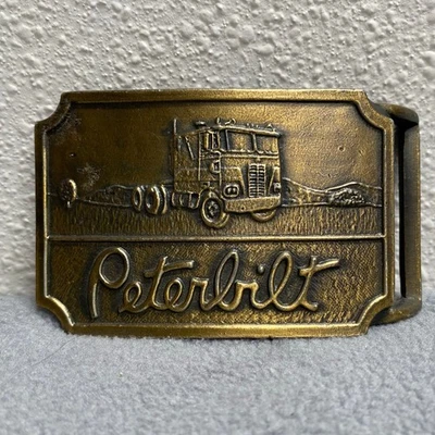 Cinturón de latón Peterbilt vintage con hebilla de cabina sobre camión logotipo de 18 ruedas Foto 1 de 4