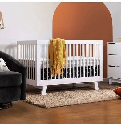 Cuna convertible 3 en 1 Babyletto Hudson con riel para niños pequeños-blanca Foto 1 de 4