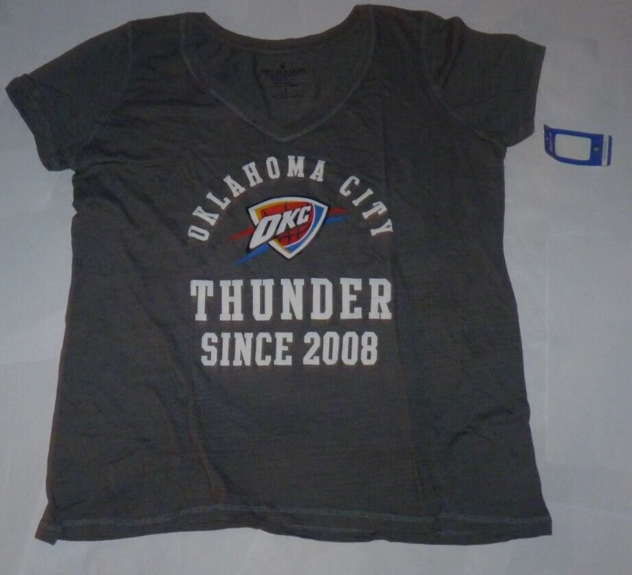 NEW NBA Oklahoma City Thunder  Basketball T Shirt Women Ladies 1X Plus NWT YF43 - Изображение 1 из 1